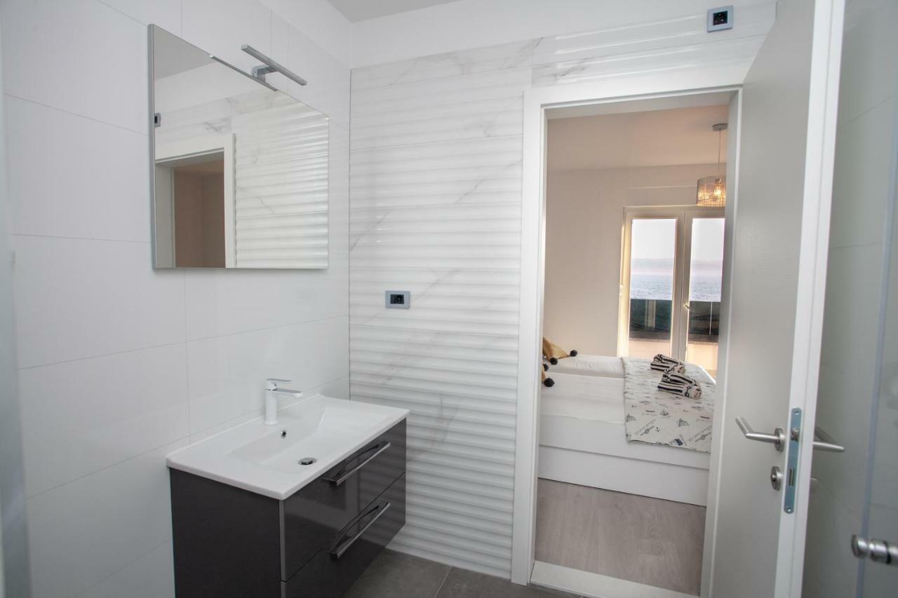 Luxury Apartments Beach Jesenice  Esterno foto