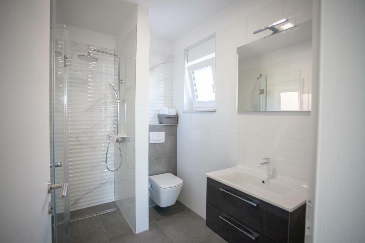 Luxury Apartments Beach Jesenice  Esterno foto