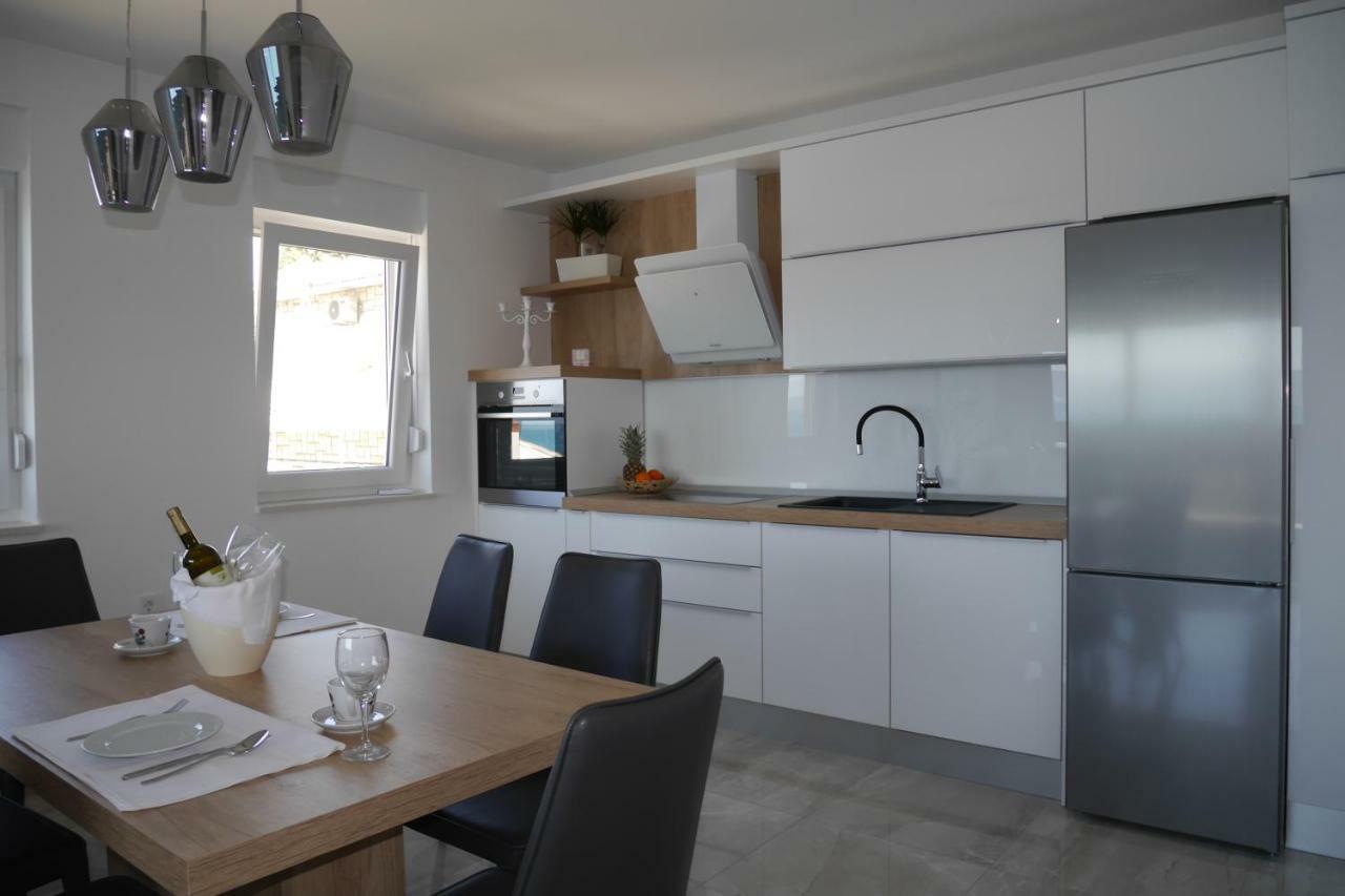 Luxury Apartments Beach Jesenice  Esterno foto