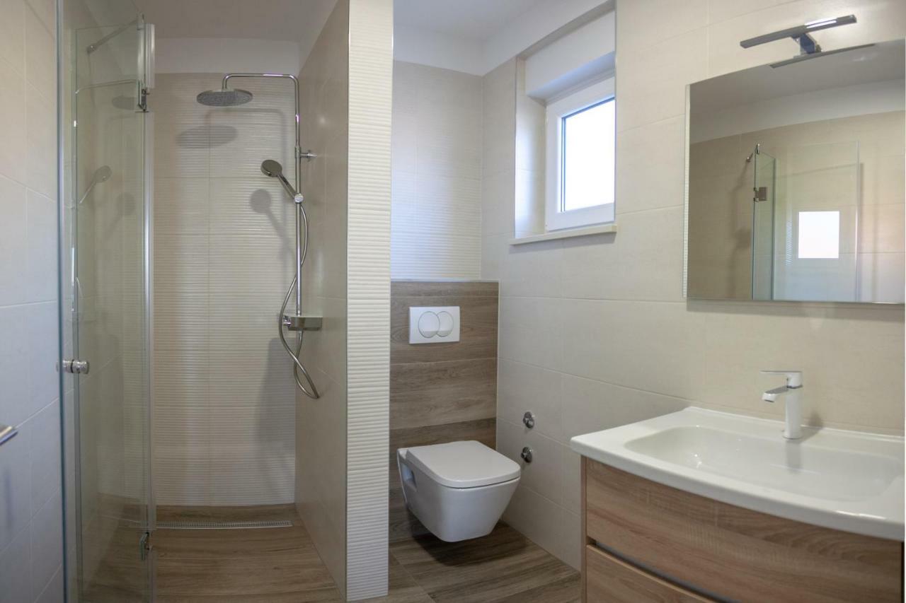 Luxury Apartments Beach Jesenice  Esterno foto