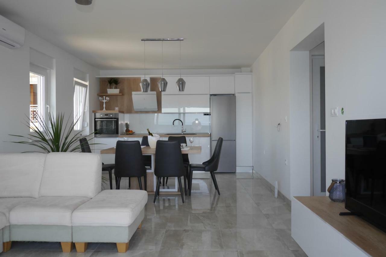 Luxury Apartments Beach Jesenice  Esterno foto